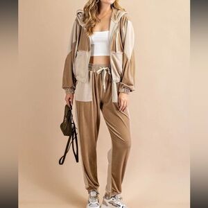 It’s a SET! Very high quality taupe velvety soft pants and jacket S M L